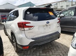 Subaru Forester Premium AWD 2019 Pearl