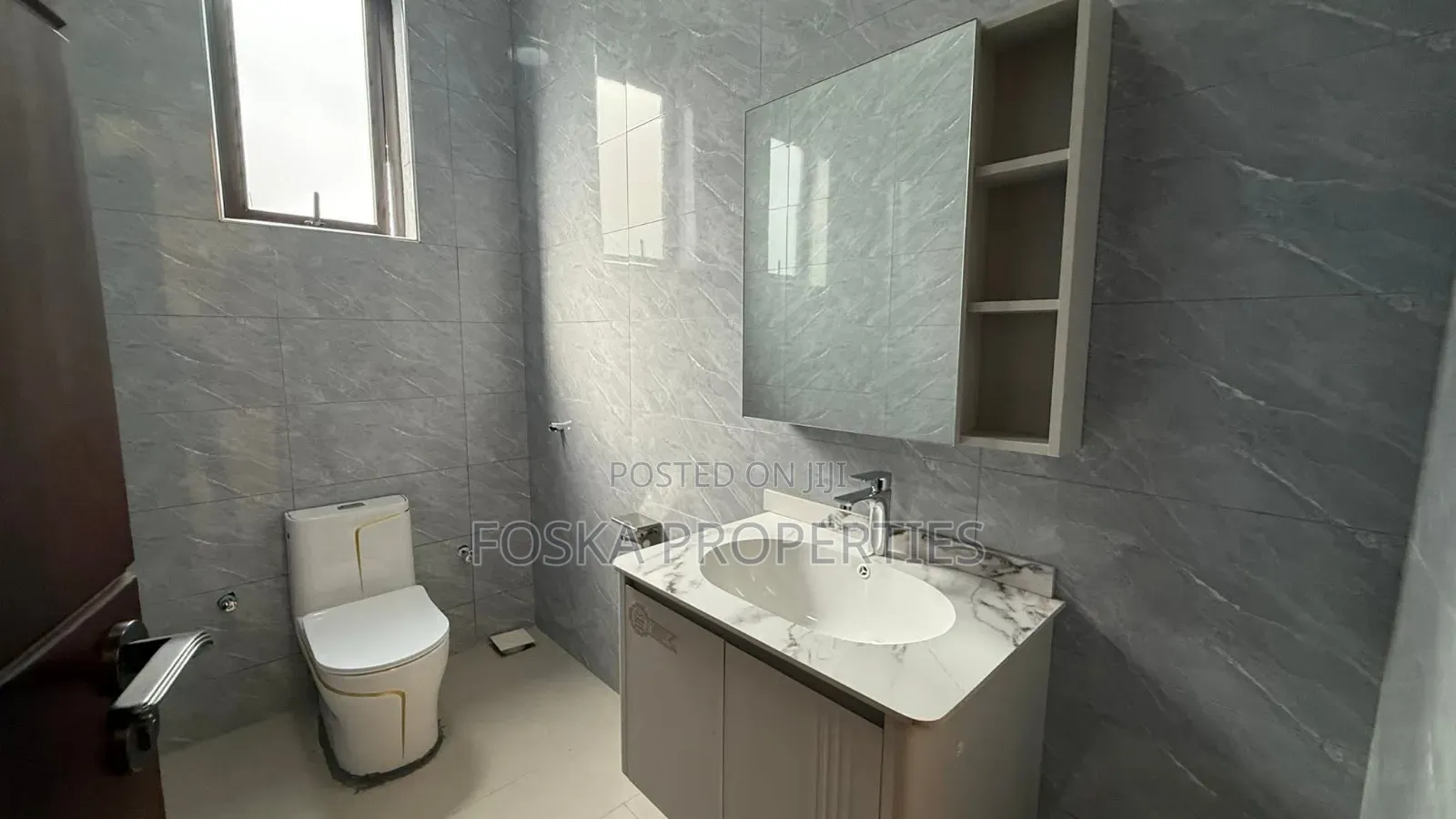 6bdrm Duplex in Muyenga Estate, Central Division for rent