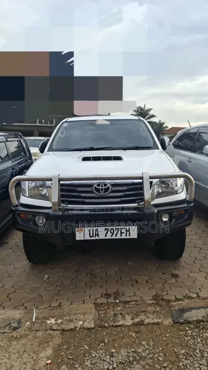 Toyota Hilux 3.0 D-4D 4x4 2013 White