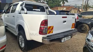 Toyota Hilux 3.0 D-4D 4x4 2013 White