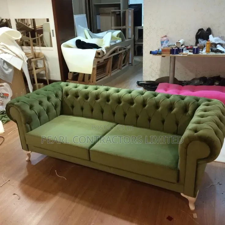 Sofas/3 or 2 Seaters Family Chesterfield Sofas Any Colour 985,000/-