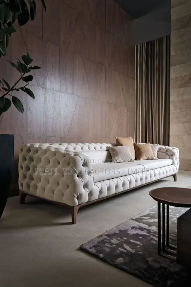 Sofas/3 or 2 Seaters Family Chesterfield Sofas Any Colour 985,000/-
