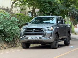 Toyota Hilux 2022 Silver