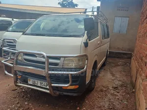 Toyota HiAce 2007 White