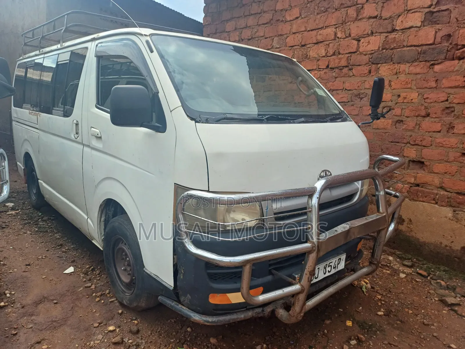 Toyota HiAce 2007 White
