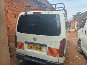 Toyota HiAce 2007 White
