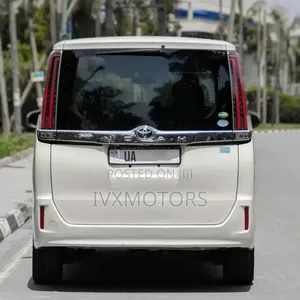 Toyota Noah 2.0 AWD (8 Seater) 2018 White