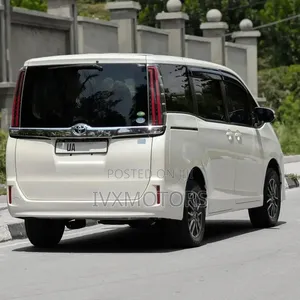 Toyota Noah 2.0 AWD (8 Seater) 2018 White