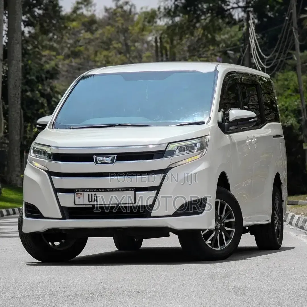 Toyota Noah 2.0 AWD (8 Seater) 2018 White