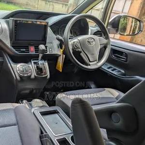 Toyota Noah 2.0 AWD (8 Seater) 2018 White