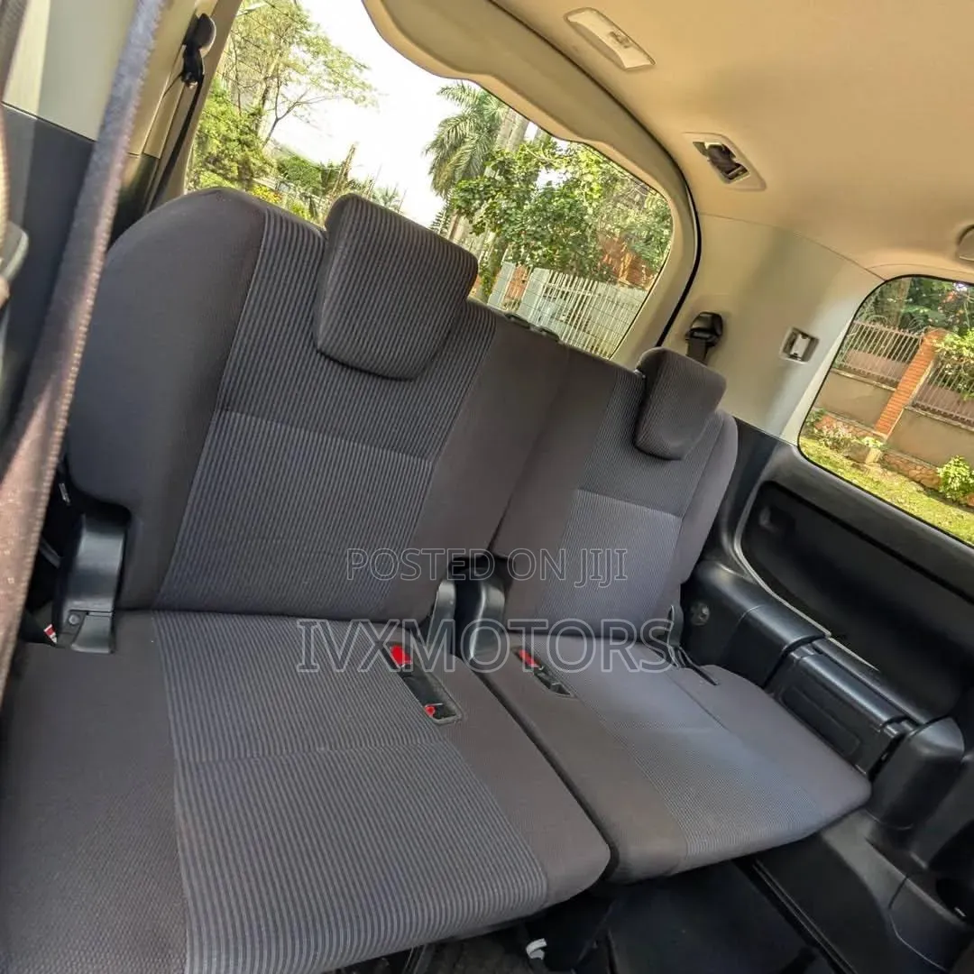 Toyota Noah 2.0 AWD (8 Seater) 2018 White