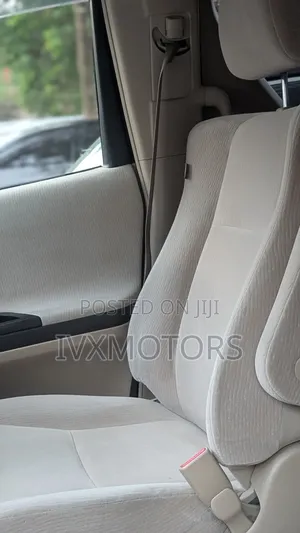 Toyota Alphard 2.4 Petrol AWD 2012 Pearl