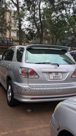 Toyota Harrier 2.2 16V 2000 Silver
