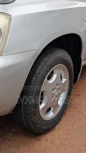 Toyota Kluger 2003 Silver