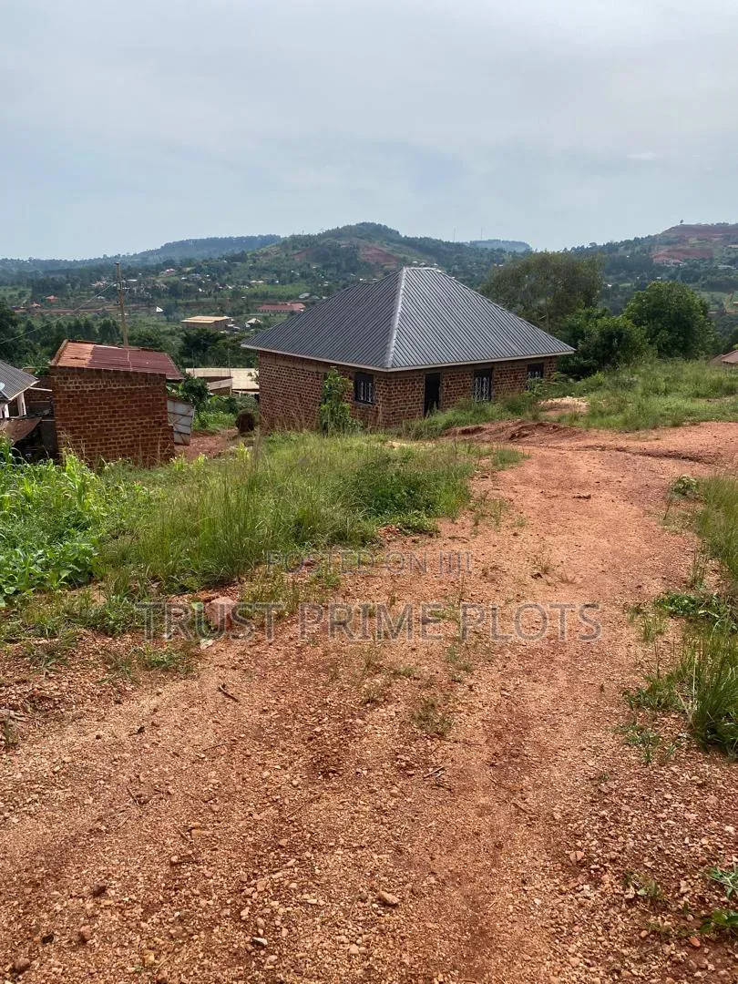 18 Decimals Plot in Nakawuka Jjungo - 500M Off Main Road - 42M