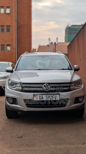 Volkswagen Tiguan SE 4Motion 4dr SUV AWD (2.0L 4cyl Turbo 6A) 2014