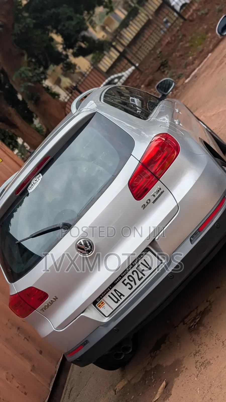 Volkswagen Tiguan SE 4Motion 4dr SUV AWD (2.0L 4cyl Turbo 6A) 2014