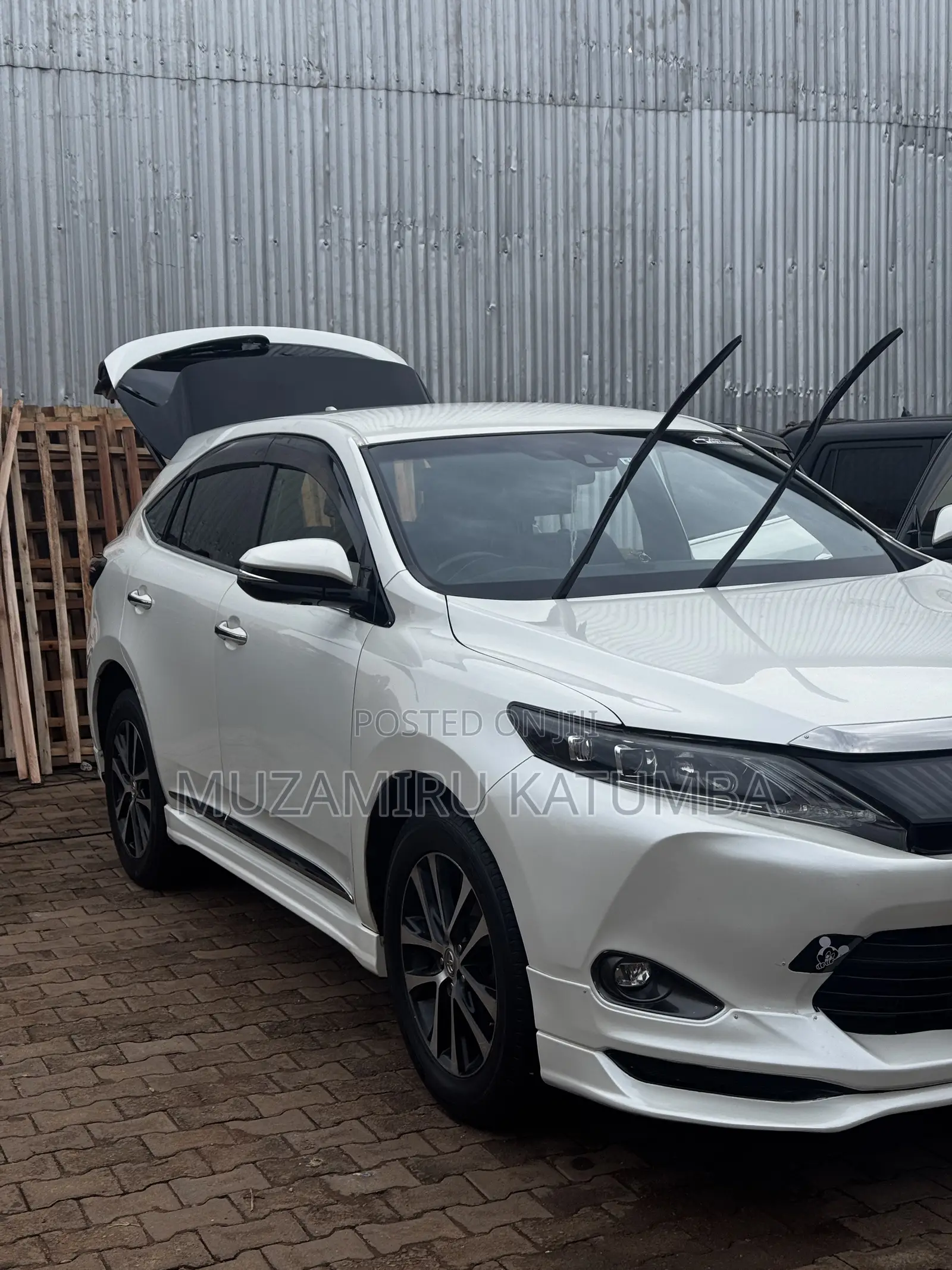 Toyota Harrier 2.0 4WD 2016 White