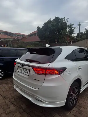 Toyota Harrier 2.0 4WD 2016 White