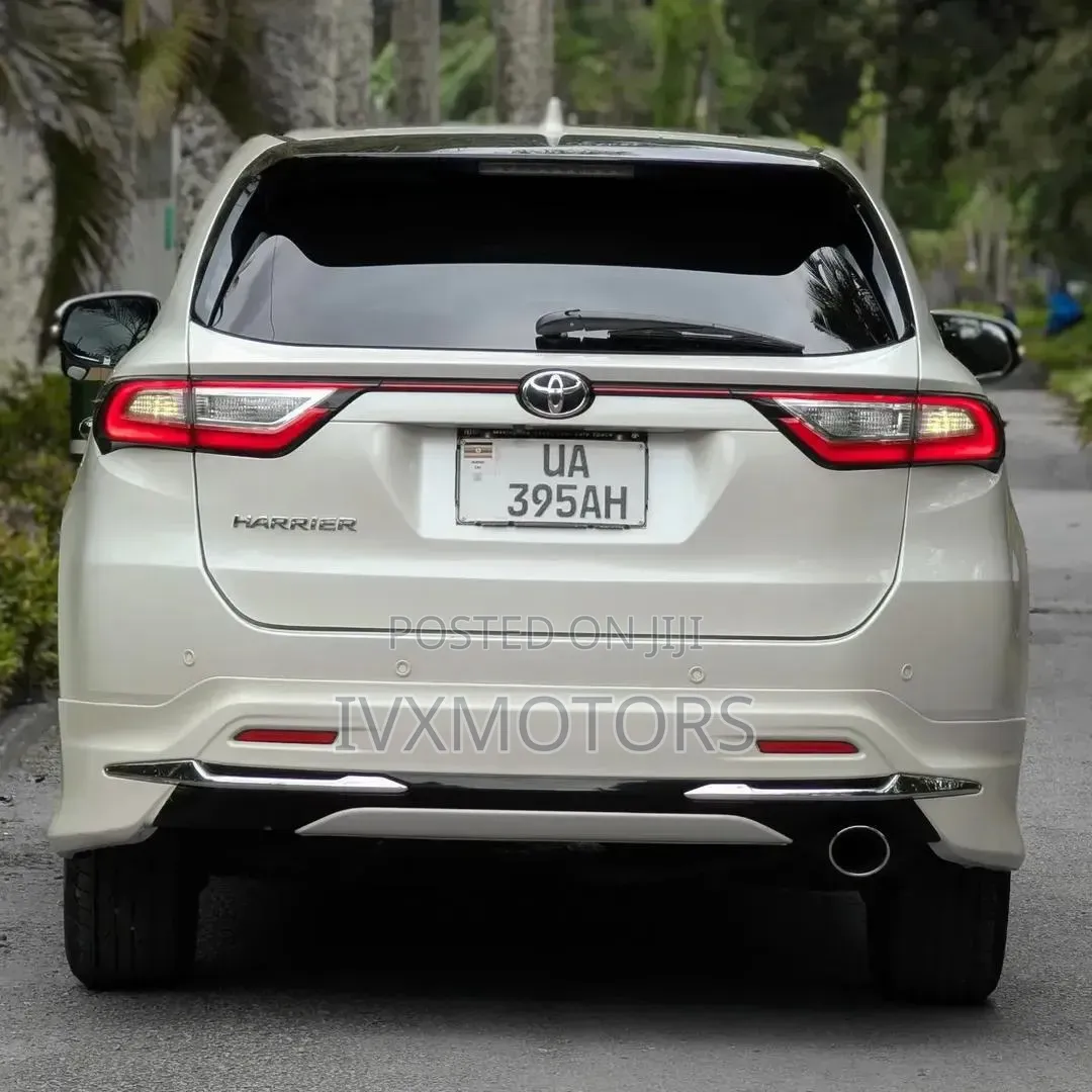 Toyota Harrier 2.0 2017 White
