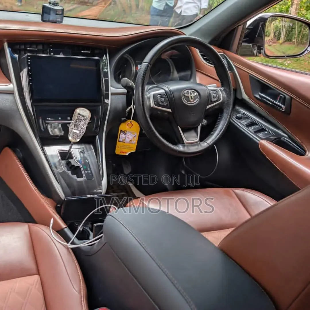 Toyota Harrier 2.0 2017 White