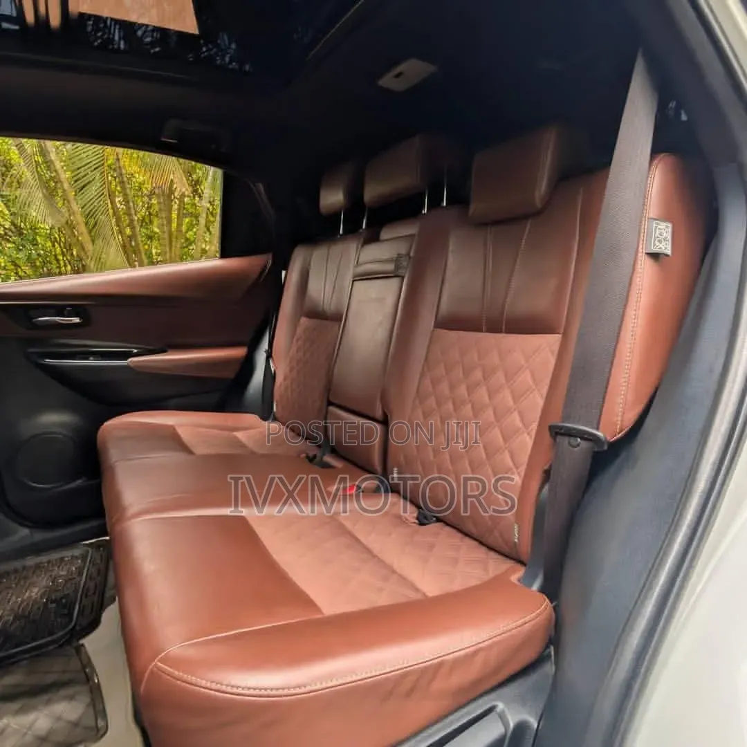 Toyota Harrier 2.0 2017 White