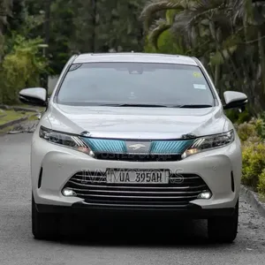Toyota Harrier 2.0 2017 White