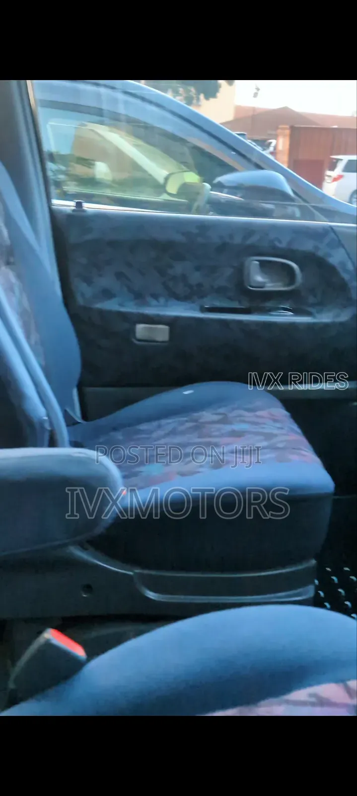 Toyota Noah 2.0 AWD (8 Seater) 2003 Maroon