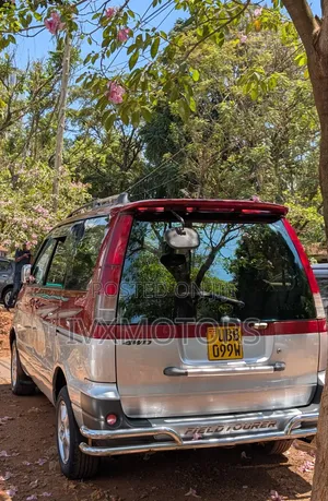 Toyota Noah 2.0 AWD (8 Seater) 2003 Maroon