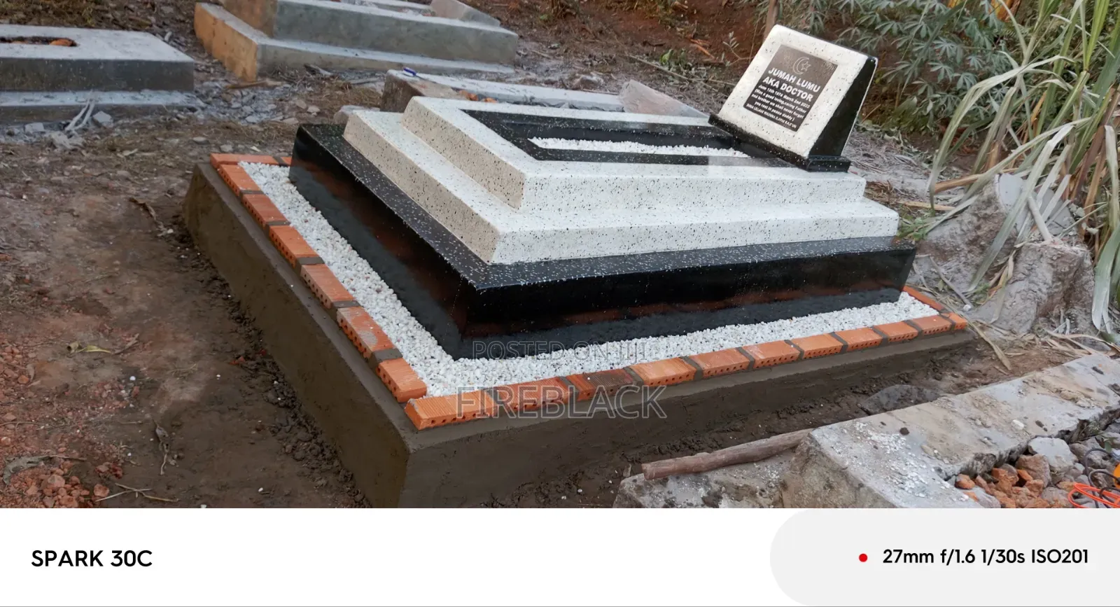 Terrazo Grave for Moslems