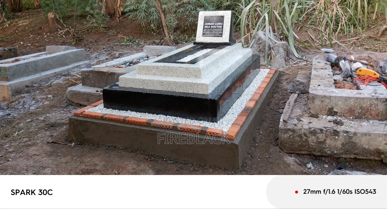 Terrazo Grave for Moslems