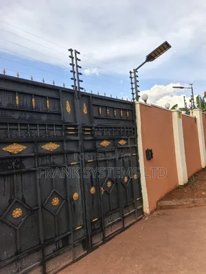 Electric Fence Wired on a Perimeter Wall in Kla
