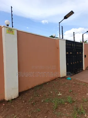 Electric Fence Wired on a Perimeter Wall in Kla