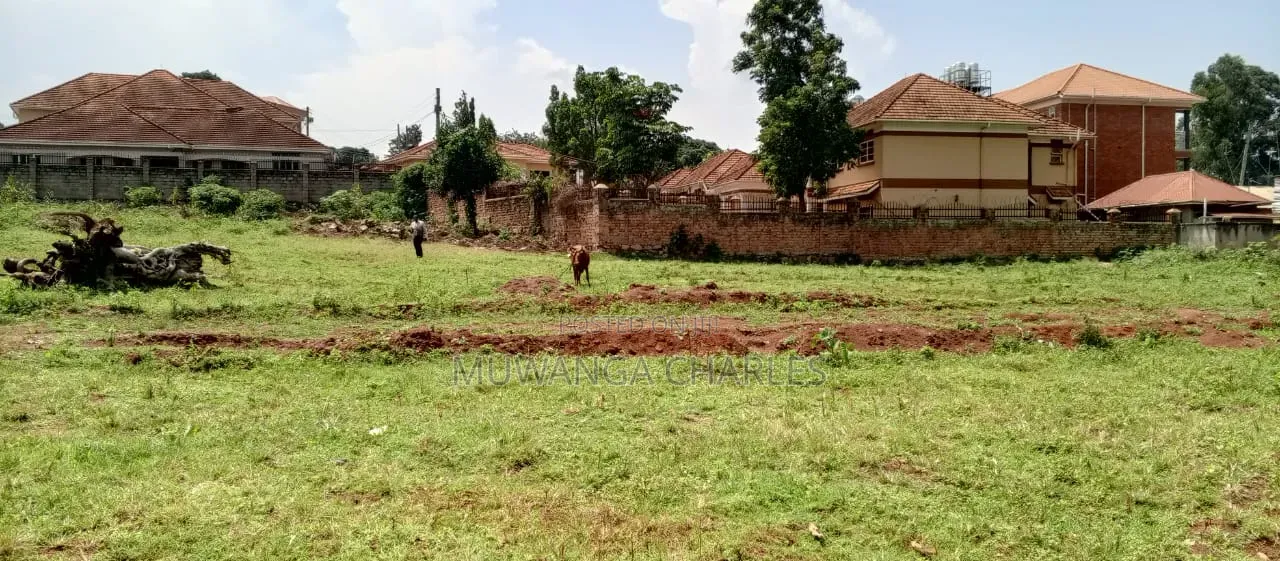 Plot on Sale at Komamboga