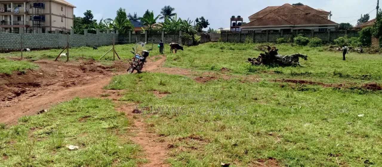 Plot on Sale at Komamboga