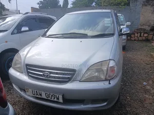 Toyota Nadia 2001 Silver