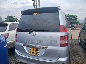 Toyota Noah 2006 Silver