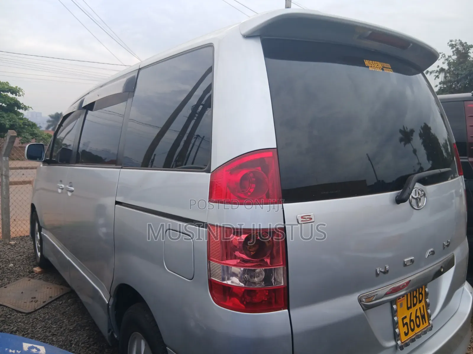 Toyota Noah 2006 Silver