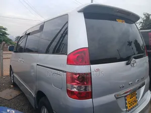 Toyota Noah 2006 Silver