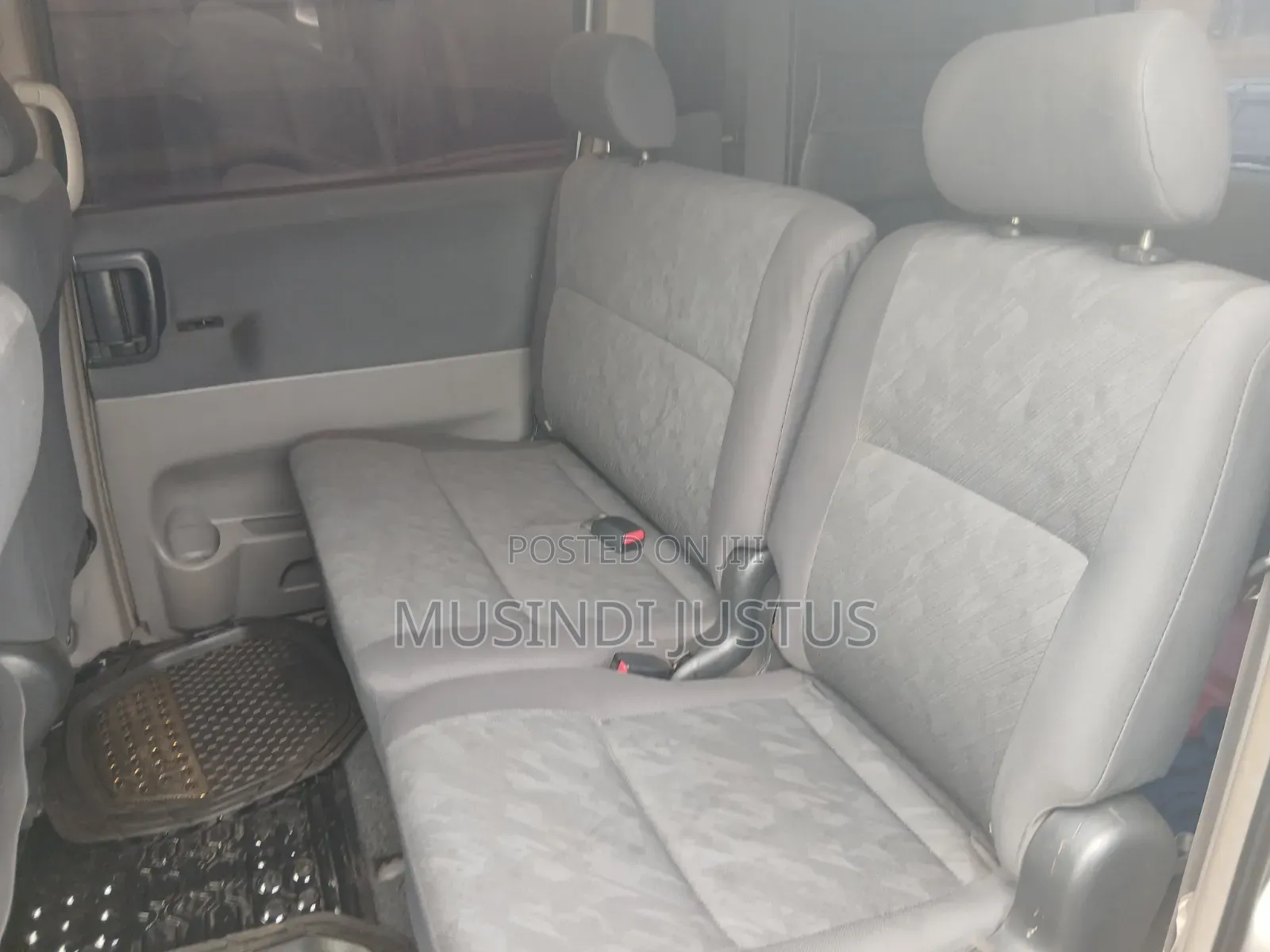 Toyota Noah 2006 Silver