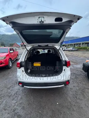 Mitsubishi Outlander 2016 White