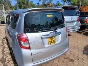Toyota Ractis 2008 Silver