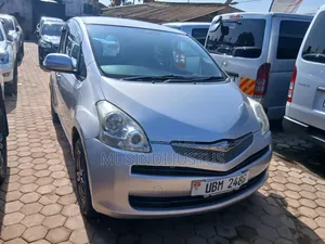 Toyota Ractis 2008 Silver