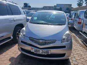 Toyota Ractis 2008 Silver