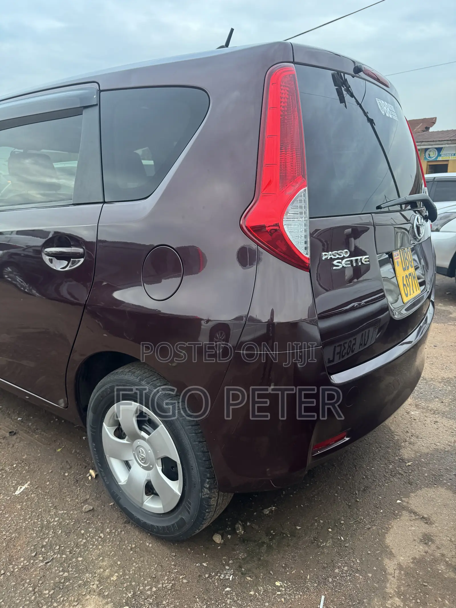 Toyota Passo Sette 2009 Maroon