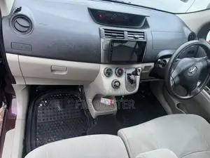 Toyota Passo Sette 2009 Maroon