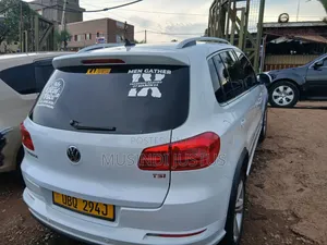 Volkswagen Tiguan 2010 White
