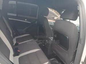 Volkswagen Tiguan 2010 White