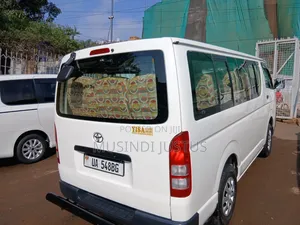 Toyota HiAce 2011 White