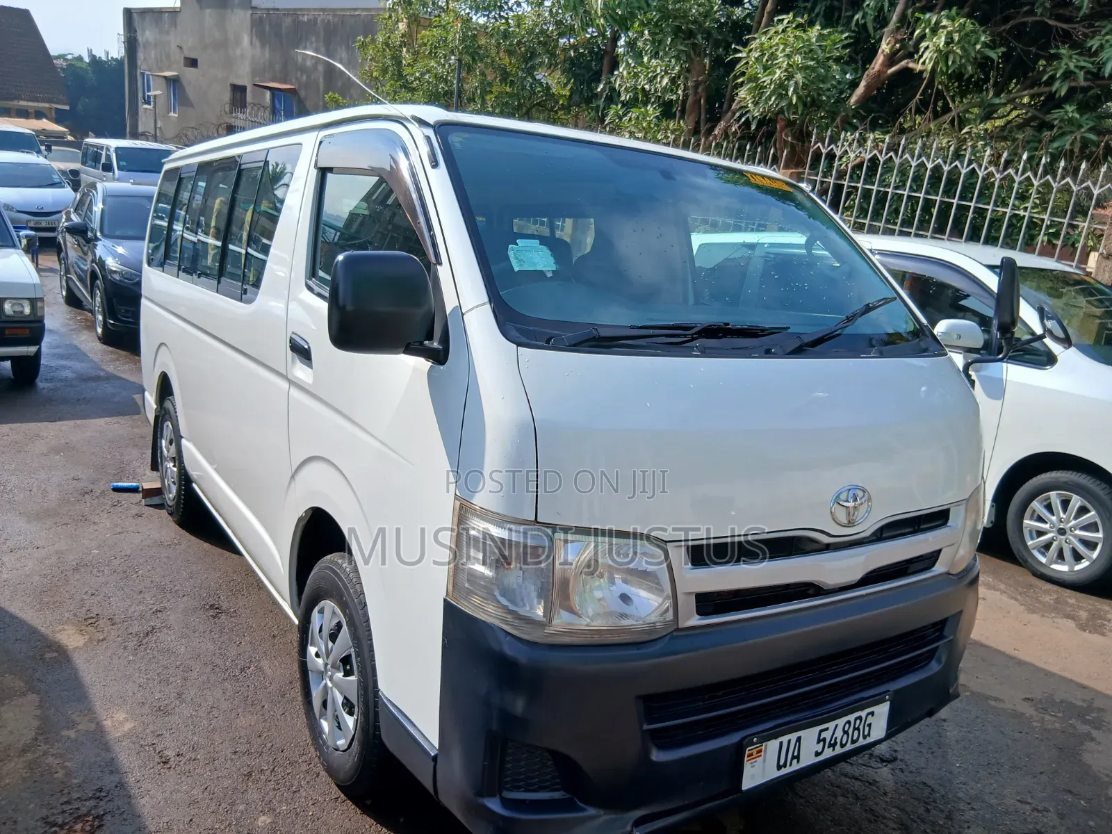 Toyota HiAce 2011 White